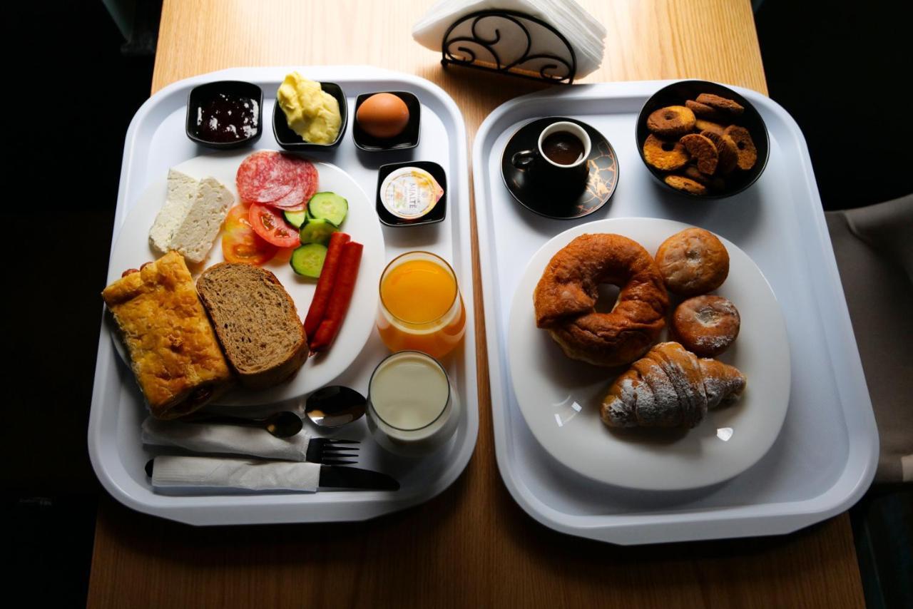 Mergan Hotel Korce Ngoại thất bức ảnh