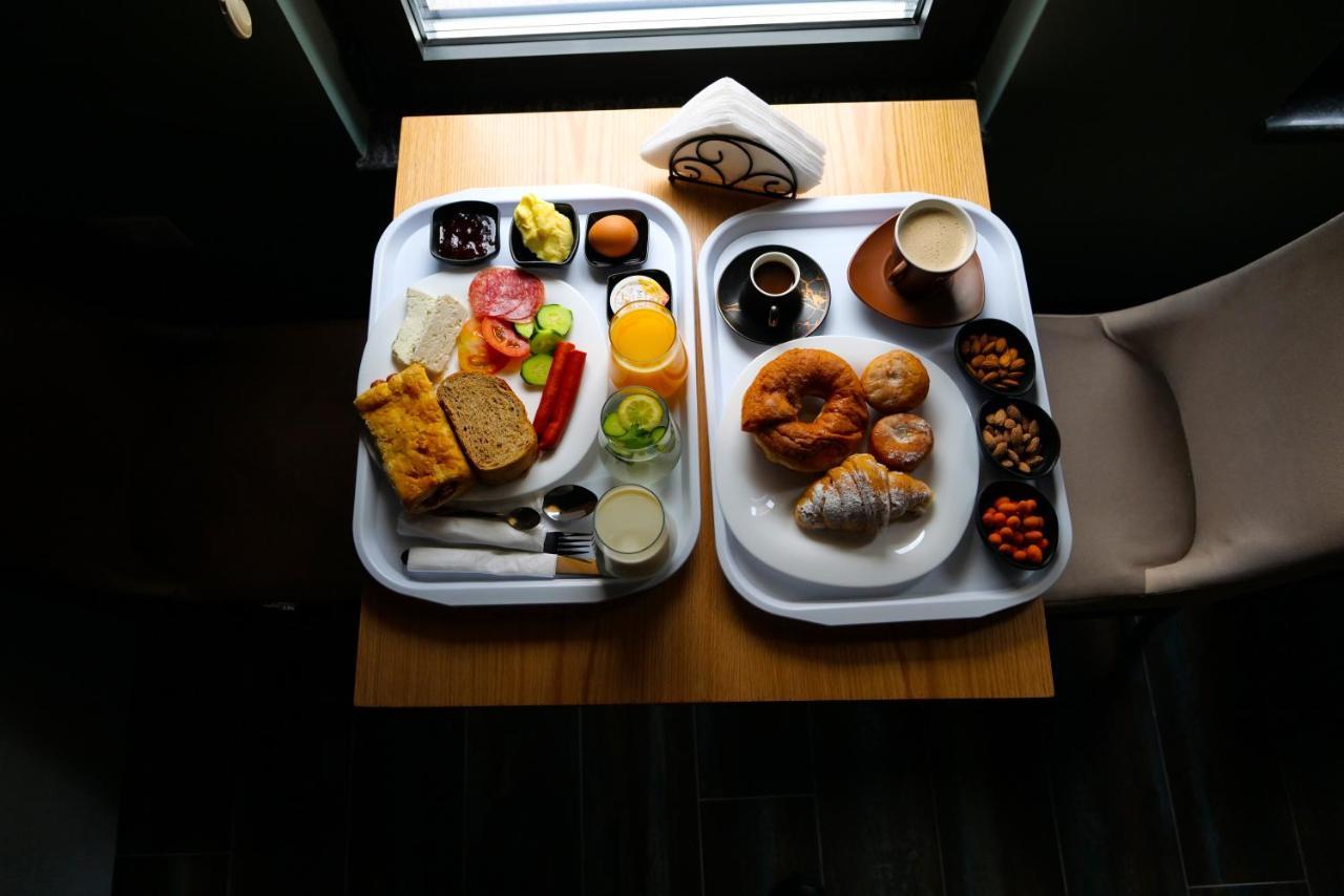 Mergan Hotel Korce Ngoại thất bức ảnh