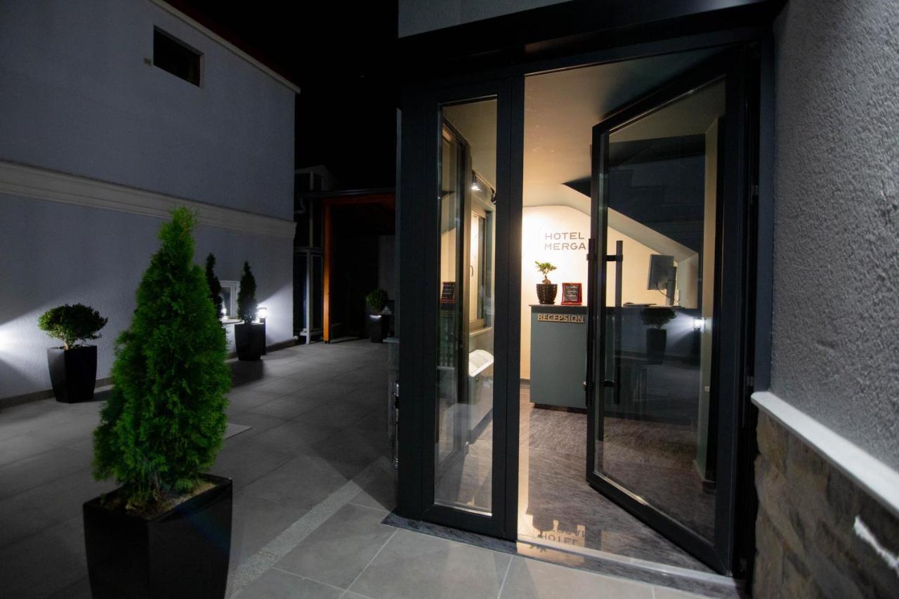 Mergan Hotel Korce Ngoại thất bức ảnh