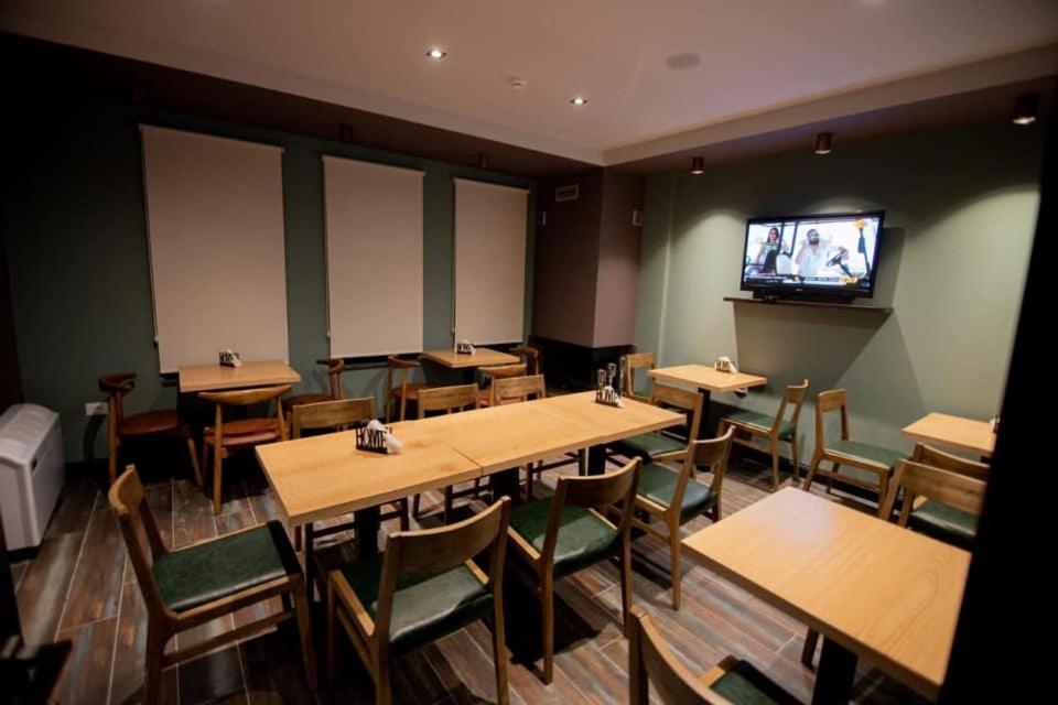 Mergan Hotel Korce Ngoại thất bức ảnh