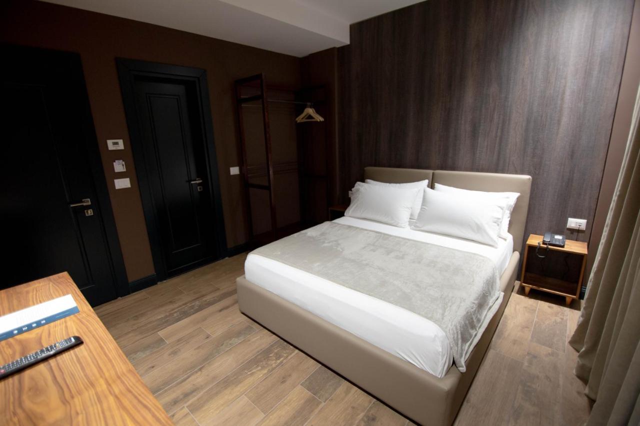Mergan Hotel Korce Ngoại thất bức ảnh